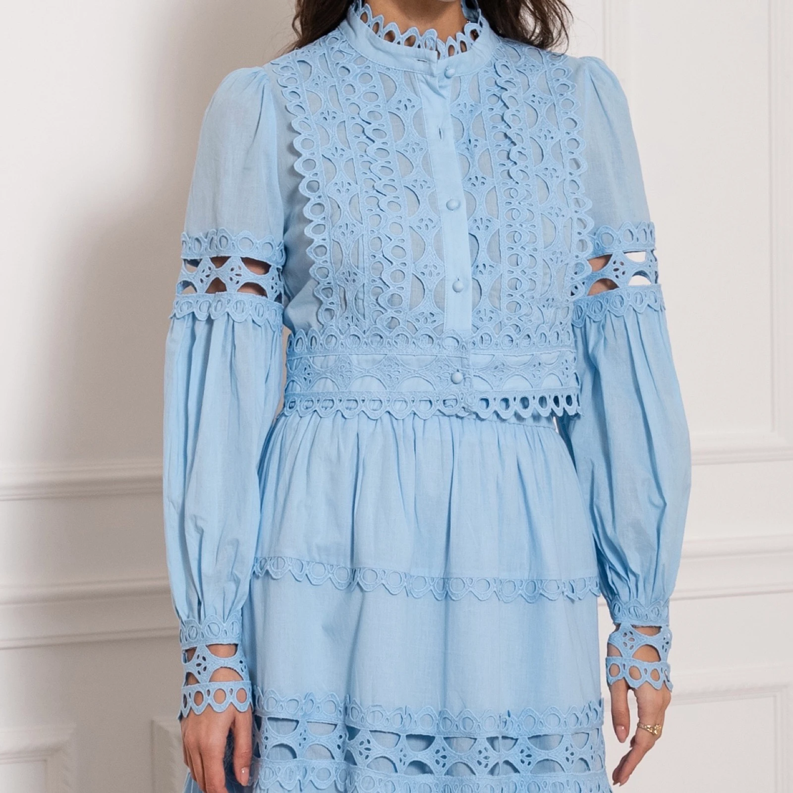 Chemise crop Ellie en coton ajouré - Bleu ciel